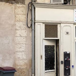 Le Pilori: Historic Center Retreat with Netflix and Wi-Fi Apartment Niort Exterior photo