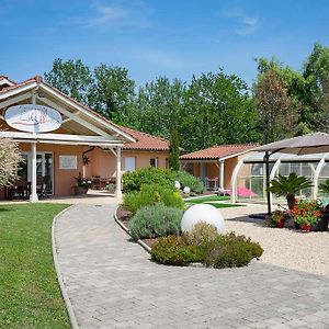 Og Boutique Hotel Le Pillebois Montrevel-en-Bresse Exterior photo