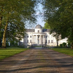 Kasteel Duras Bed & Breakfast Sint-Truiden Exterior photo