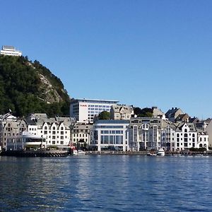 Scandic Parken Hotel Alesund Exterior photo