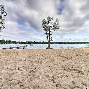 Lovely Lake Cabin Boat Rentals And On-Site Bar Dent Exterior photo