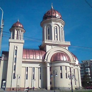 Studio Cathedral Apartment Braila Exterior photo