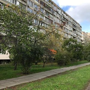 Apartment Metro Minska Kyiv Exterior photo