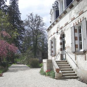 Domaine Des Sapins Bed & Breakfast Saint-Sauveur-en-Puisaye Exterior photo