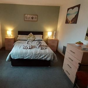 The Broads B&B With Private Shower Room And Wc Potter Heigham Exterior photo