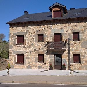 Apartamentos Turisticos Las Candelas Puebla de Sanabria Exterior photo