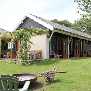 Familiehuis De Betuwe Met Prive Kunstgras Tennisbaan En Sauna Villa Erichem Exterior photo