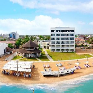 Hotel Petit Brussel Lome Exterior photo