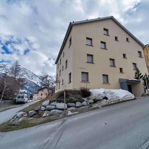 Chesa Ladina - Zuoz Apartment Exterior photo