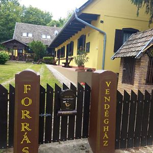 Forras Vendeghaz Hotel Szalka Exterior photo