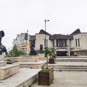 Theatre'S Backstage-Apartament In Centrul Orasului Apartment Targu Mures Exterior photo