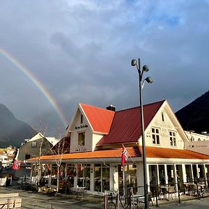 Stryn Kaffebar & Vertshus Hotel Exterior photo