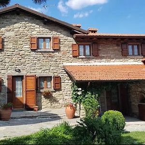 La Sala Vecchia - Lovely Tuscan Holiday House Badia Prataglia, Casentino Valley Chiusi della Verna Exterior photo