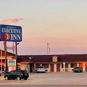 Cotulla Executive Inn Exterior photo