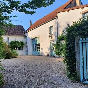 Ferme Equestre & Chambres D'Hotes Gateau Stables Proche Guedelon Saint-Amand-en-Puisaye Exterior photo