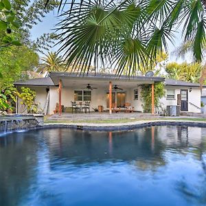 Bakersfield Oasis Sweet Tropical Pool Setup! Villa Exterior photo