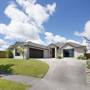 Ambience On Pacific Bed & Breakfast Palmerston North Exterior photo