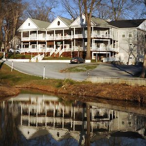 Acorn Hill Lodge And Spa Lynchburg Exterior photo