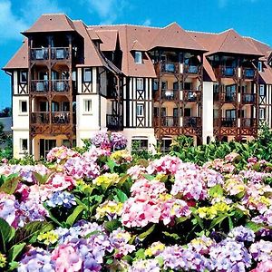 Magnifique 2 Pieces Avec Piscine Et Jardin Deauville Exterior photo