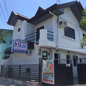 Aa Travellers Pad Hotel Laoag Exterior photo