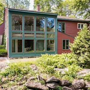 River House In The Heart Of Middlebury Apartment Exterior photo