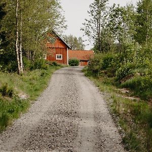 En Lantlig Idyll Med Skogen Precis Utanfoer Doerren! Villa Ullared Exterior photo