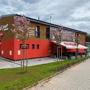 Penzion Kuzelna Hotel Trutnov Exterior photo