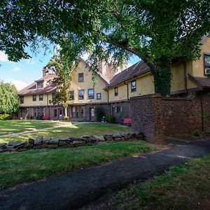 Rutgers University Inn And Conference Center New Brunswick Exterior photo