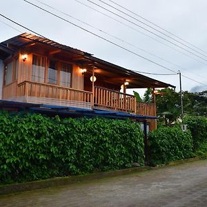 Hostal Los Farolitos Hotel Mindo Exterior photo