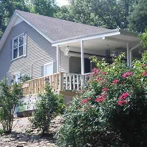 Serenityhill Bed And Breakfast Brownsville Exterior photo