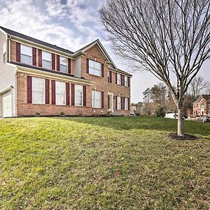 Laurel Family Home With Updates And Easy Location! Exterior photo