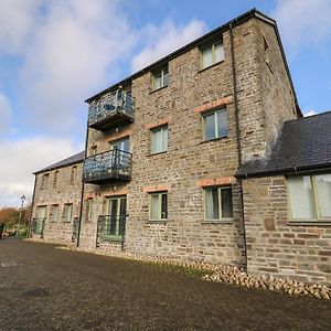 Flat 2 Apartment Pembroke Exterior photo