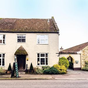 The Half Moon Inn And Country Lodge Yeovil Exterior photo