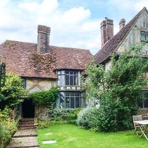 Tudor Wing Villa Chiddingstone Exterior photo