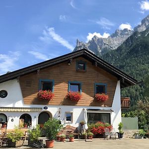 Gaestehaus Edlhuber Bed & Breakfast Mittenwald Exterior photo