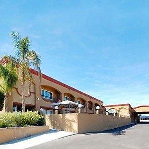 Hollies Hotel & Suites Calexico Exterior photo