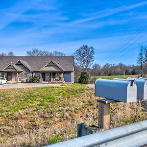 Pet-Friendly Brownsville Retreat With Porch! Sloans Crossing Exterior photo