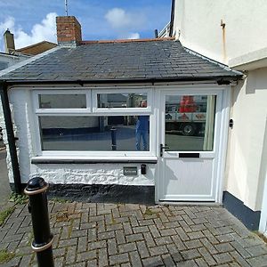 Charming 1-Bed Cottage In Mullion Helston Exterior photo