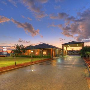 Bushman'S Motor Inn Parkes Exterior photo