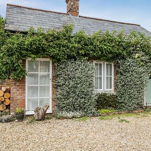 Parkfield Cottage Sturminster Marshall Exterior photo