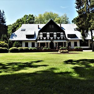 Dworek Osiecki Bed & Breakfast Osieki  Exterior photo