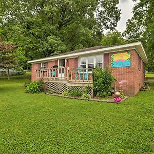 Cheerful Grand Rivers Cottage, Half Mi To Lake Exterior photo