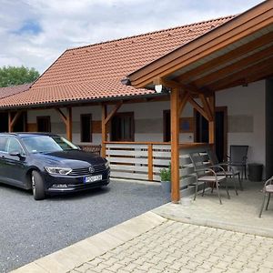 Toronyi Vendeghaz Hotel Exterior photo