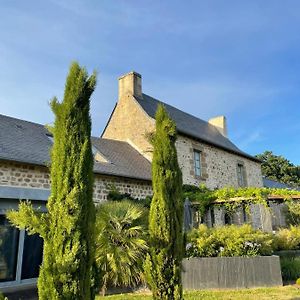 Manoir De La Nogrie: Charming 5-Star Estate with Private Access and Heated Pool Bed & Breakfast Val-d'Ize Exterior photo