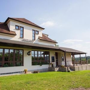 Penzion Majak Hotel Dublovice Exterior photo