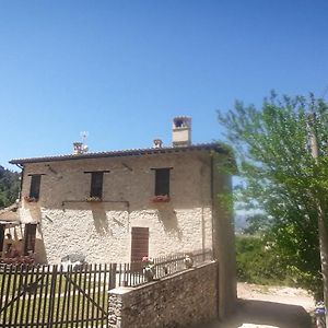 La Tana Del Riccio Bed & Breakfast Bazzano di Spoleto Exterior photo