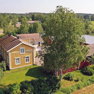 Villa Miilia Maalaismajoitus Ja Spa Karijoki Exterior photo