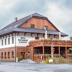 Hotel Na Rozcesti Celadna Exterior photo