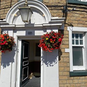 Ivy Green Inn Huddersfield Exterior photo