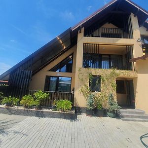 Pensiunea Relax Hotel Curtea De Arges Exterior photo